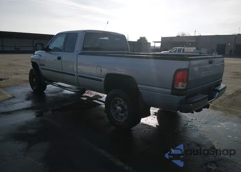 1999 Dodge Ram 2500 St z USA, uszkodzony, nr VIN 1B7KF2360XJ605756